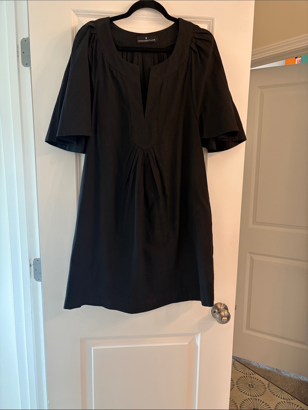 Pomander Place Black Short Sleeve Shift Dress